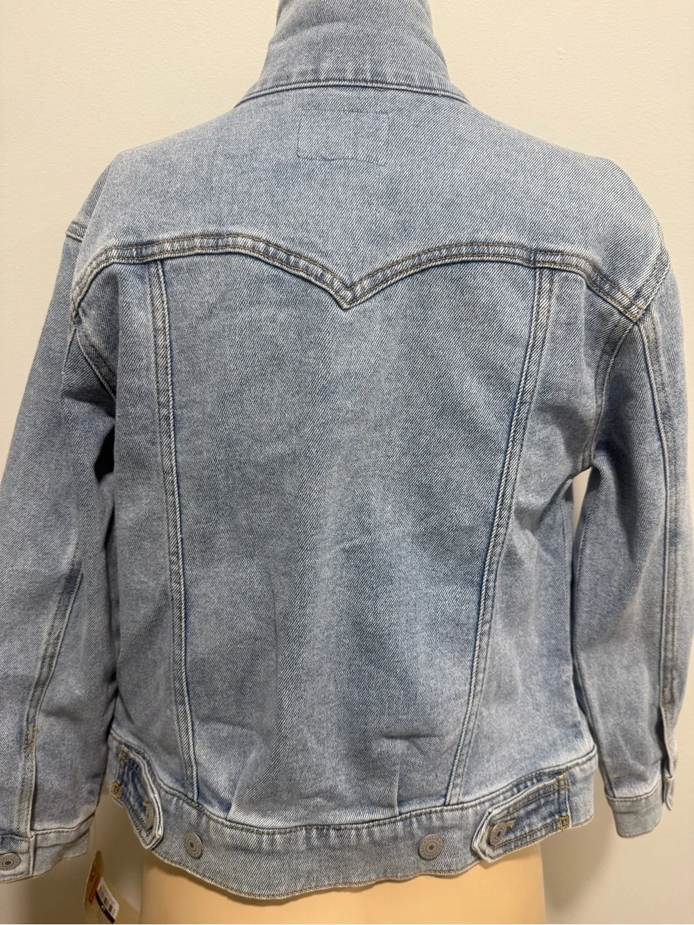 Levi's Light Blue‎ Denim Jacket with Burgundy Rose Embroidery